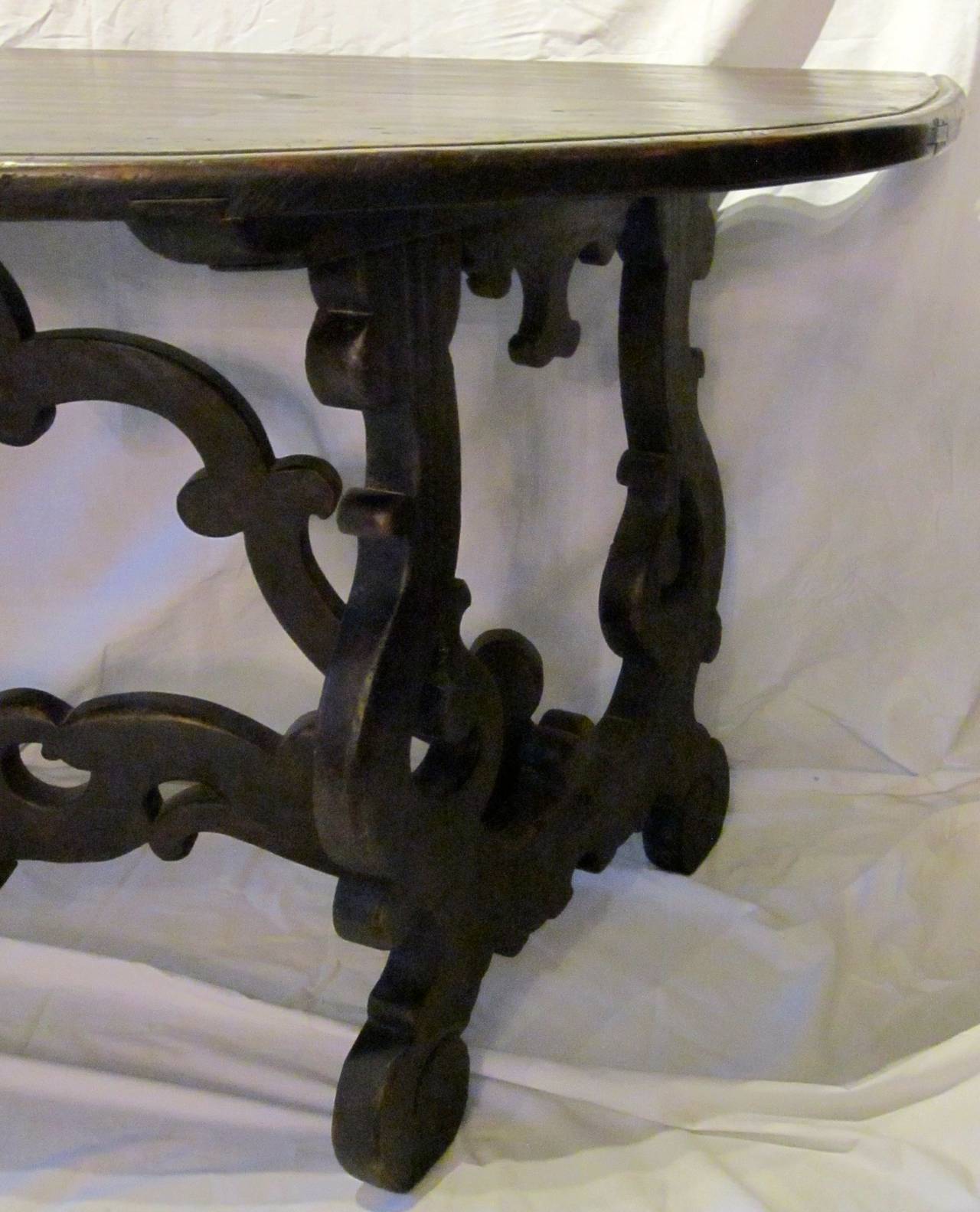 Demilune/Fratino Tavolo Table, Italy, circa 18th Century In Excellent Condition In New York, NY