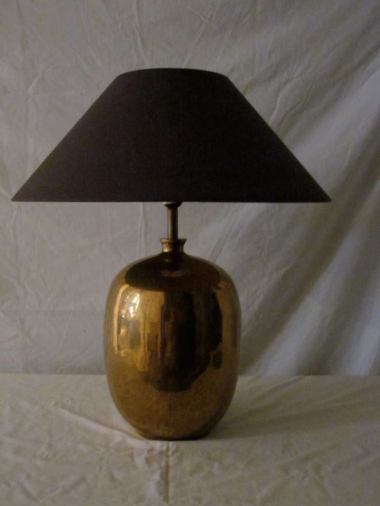 Pair of Gold Faux Shagreen Porcelain Egg-Shaped Lamps, Contemporary In Excellent Condition In New York, NY