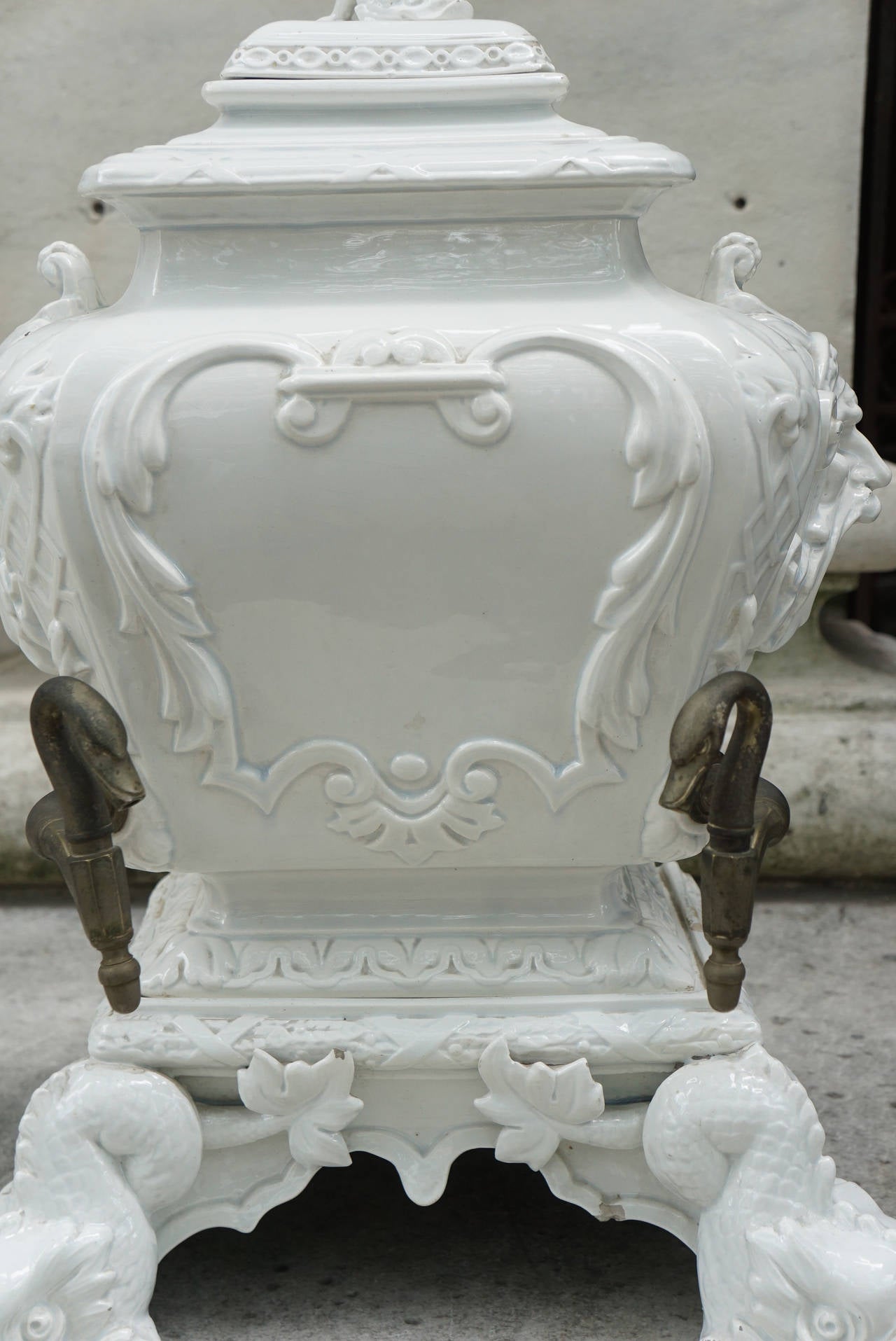 Late 19th Century French Blanca de Chine Fountain or Lava Bowl In Excellent Condition In Hudson, NY