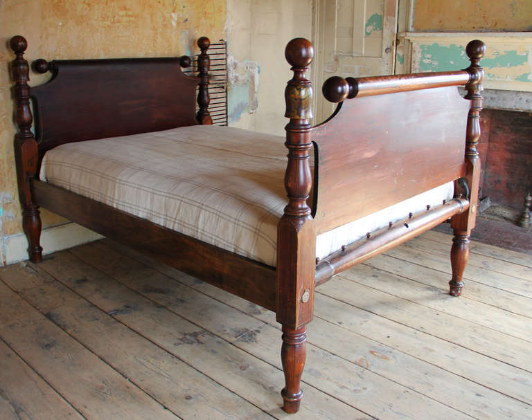 19th Century American Cannonball Bed In Excellent Condition In Hudson, NY