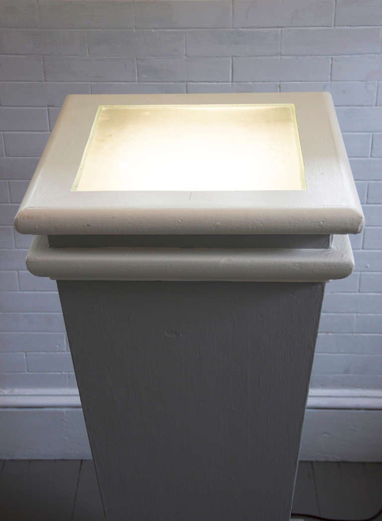 Late 20th Century Pair Illuminated Pedestals For Sale