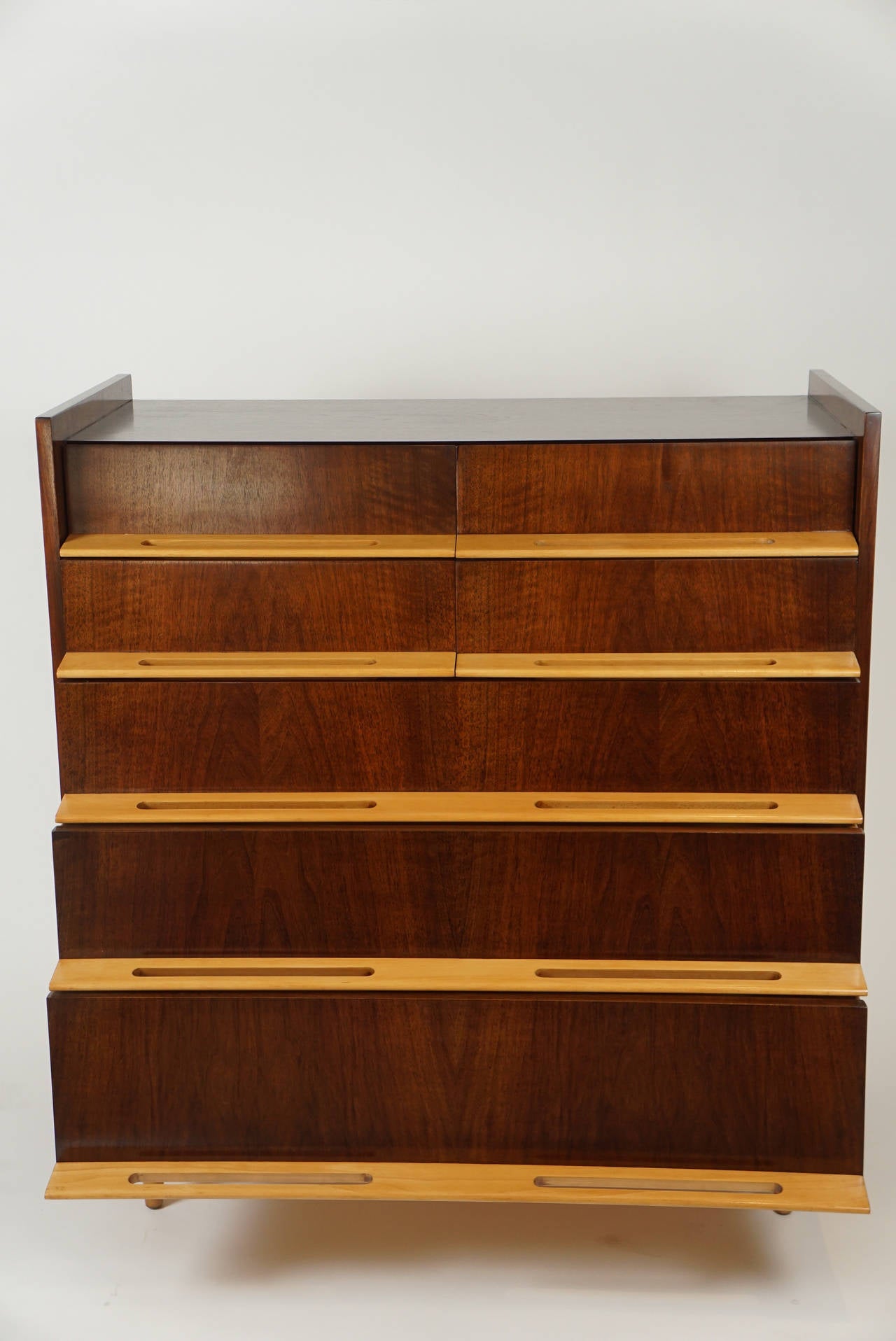 Edmond Spence Seven-Drawer Chest In Excellent Condition In Hudson, NY