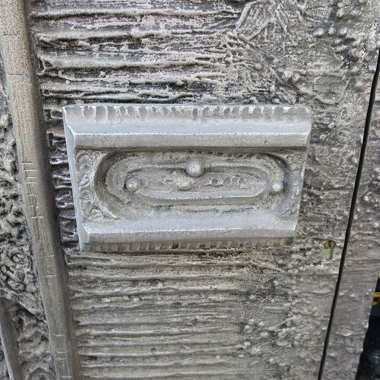 1970s Cast Aluminum Door by Billy Joe McCarroll and David Gillespie In Good Condition For Sale In North Hollywood, CA