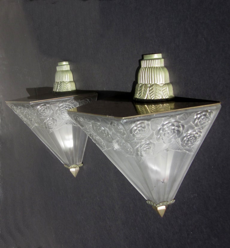 Mid-20th Century Art Deco Wall Sconces in the Manner of Lalique