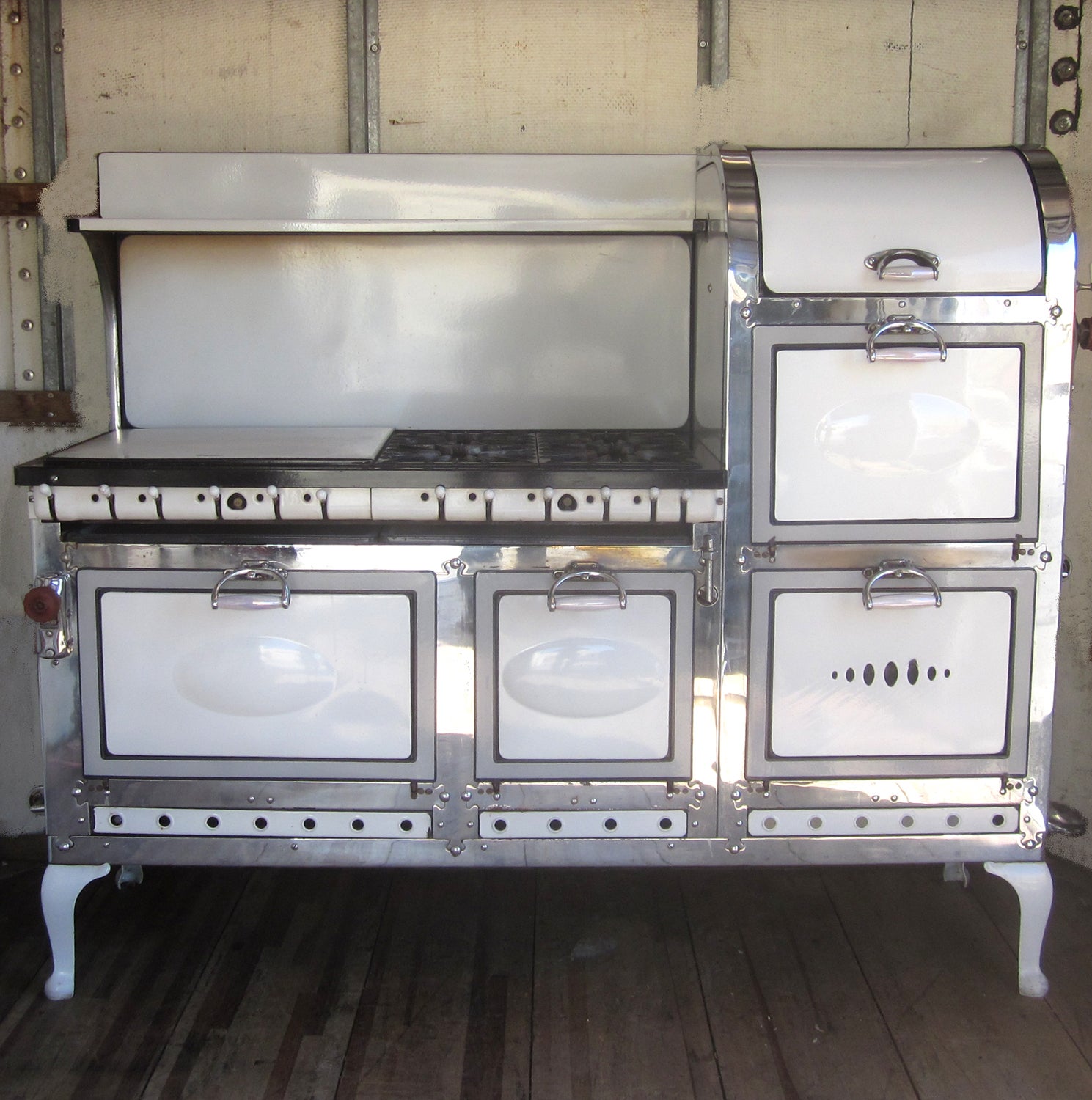 1920's Double Broiler / Eight Burner Stove