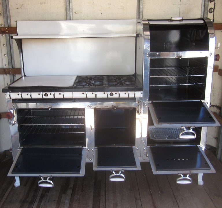 1920's Double Broiler / Eight Burner Stove In Good Condition In North Hollywood, CA