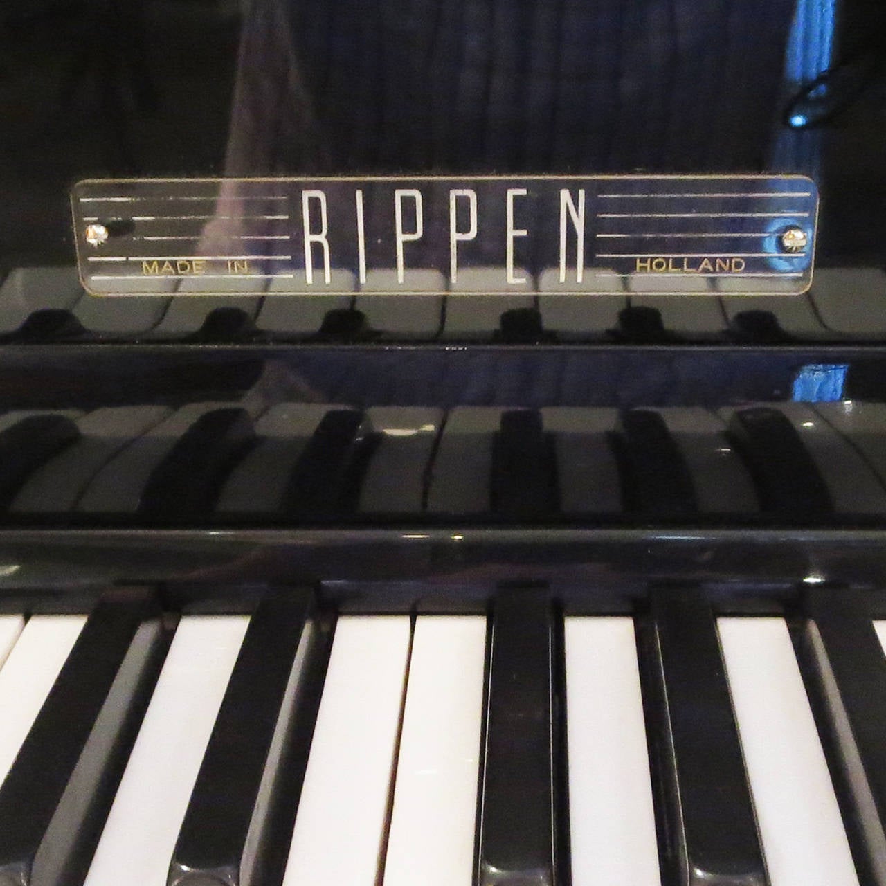 The Ultimate Rippen Piano in Polished Aluminum 2