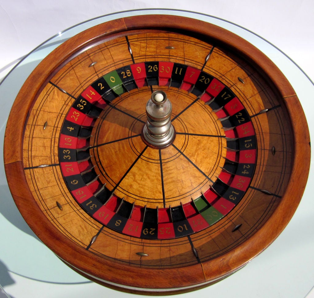 Roulette table and wheel