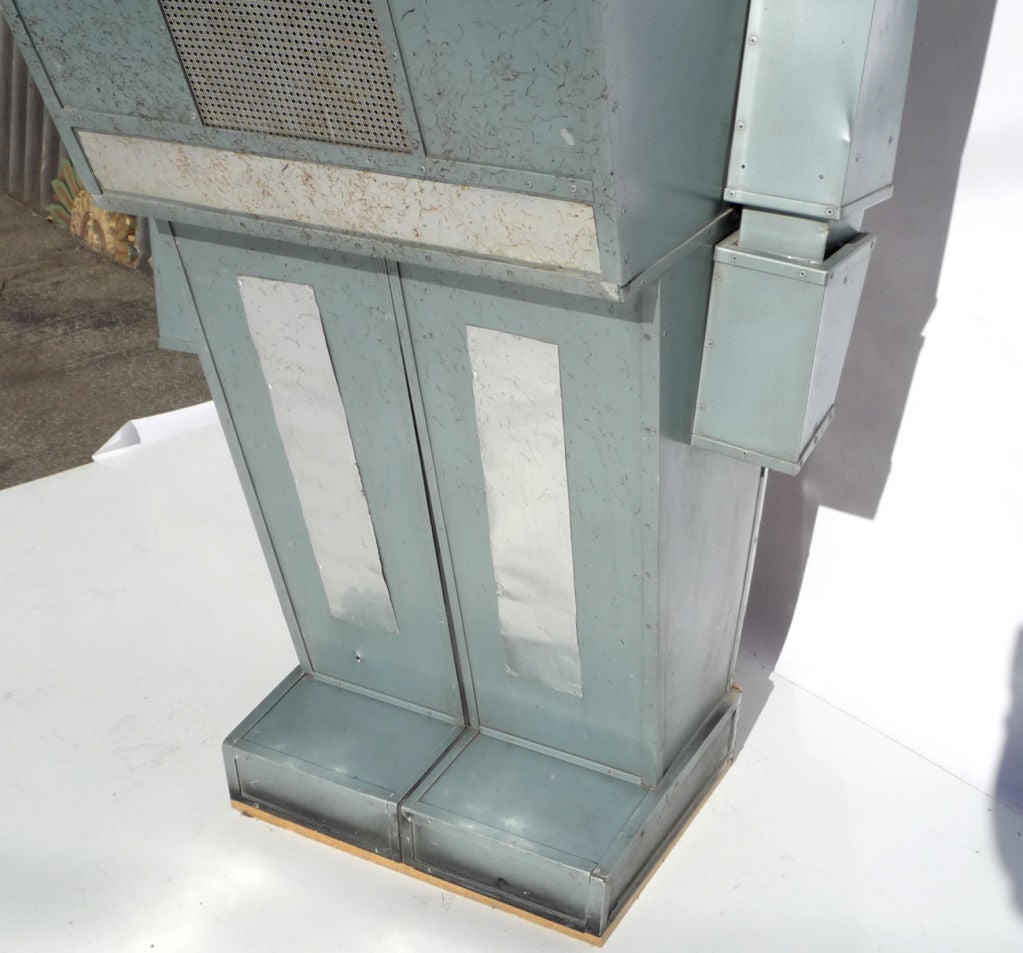 American Lifesize Metal Prop Robot