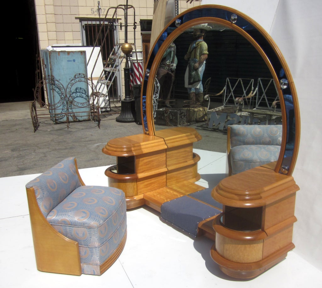 Ultimate Art Deco Vanity In Good Condition For Sale In North Hollywood, CA