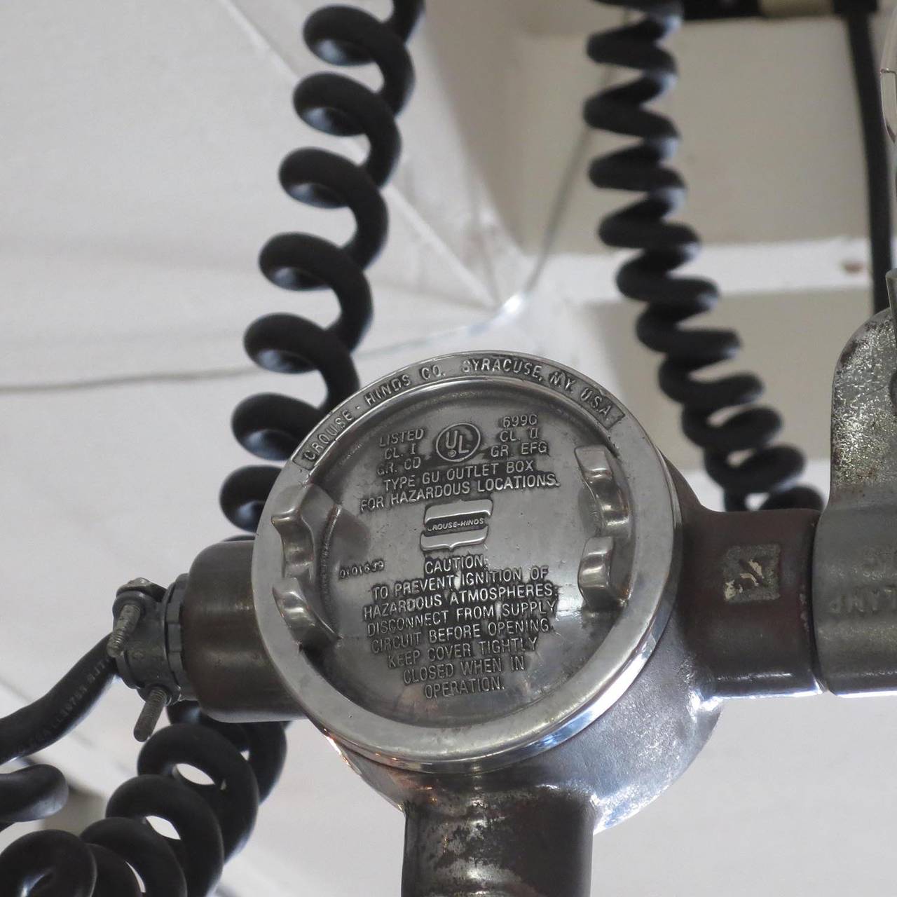 Crouse Hinds Industrial Explosion Proof Submarine Lamp 1
