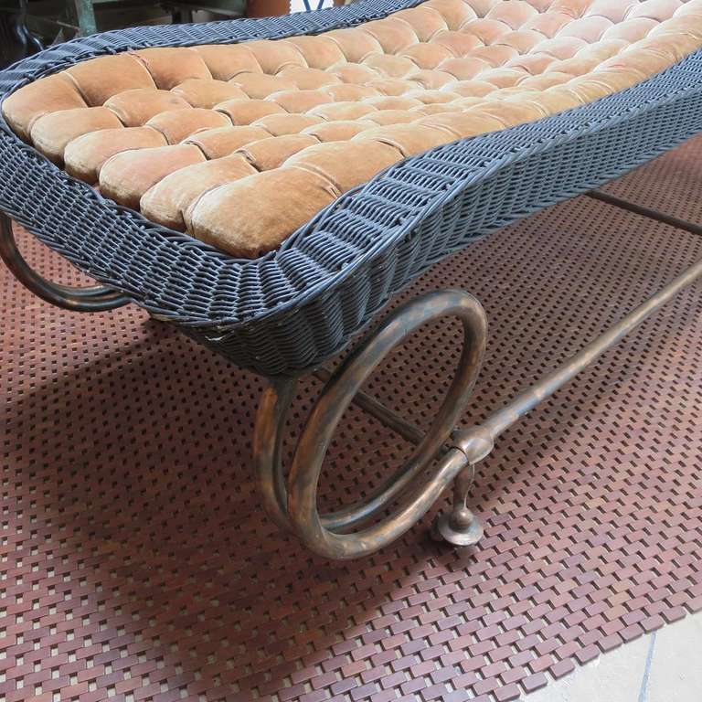20th Century 1920s Chaise in Wicker, Velvet and Copper