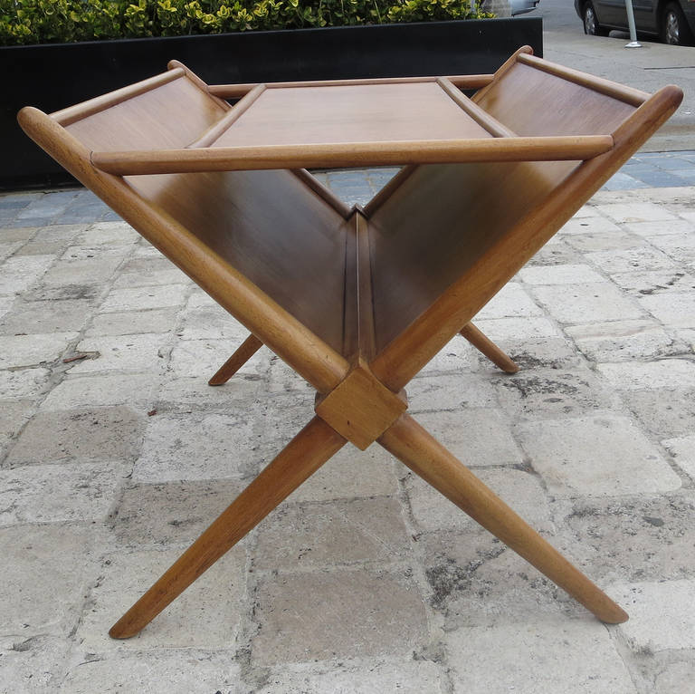 T.H. Robsjohn-Gibbings Magazine Table for Widdicomb In Good Condition For Sale In North Hollywood, CA