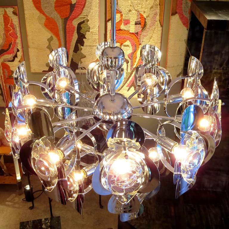 15 Light Chrome and Crystal Chandelier by Gaetano Sciolari In Excellent Condition In North Hollywood, CA
