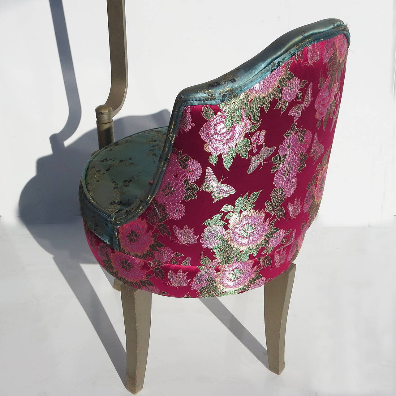 Charming Vanity Seat with Mechanical Rotating Mirror In Good Condition In North Hollywood, CA