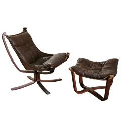 Leather and Rosewood Falcon Chair By Siguard Resell