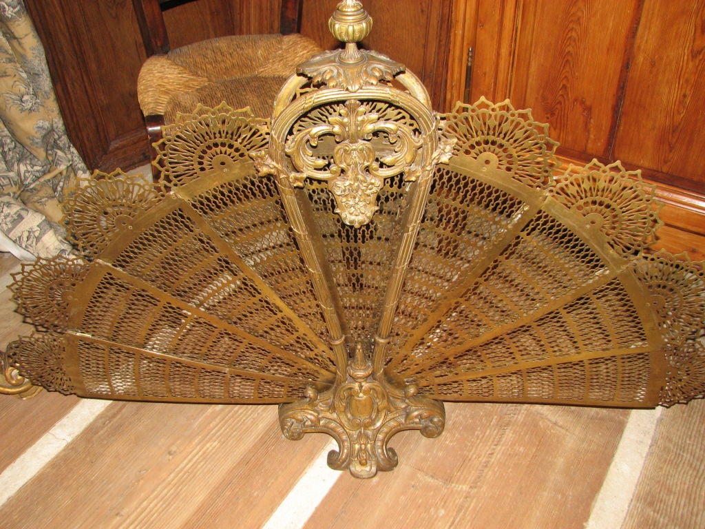 19TH CENTURY FRENCH FAN FIRE SCREEN
