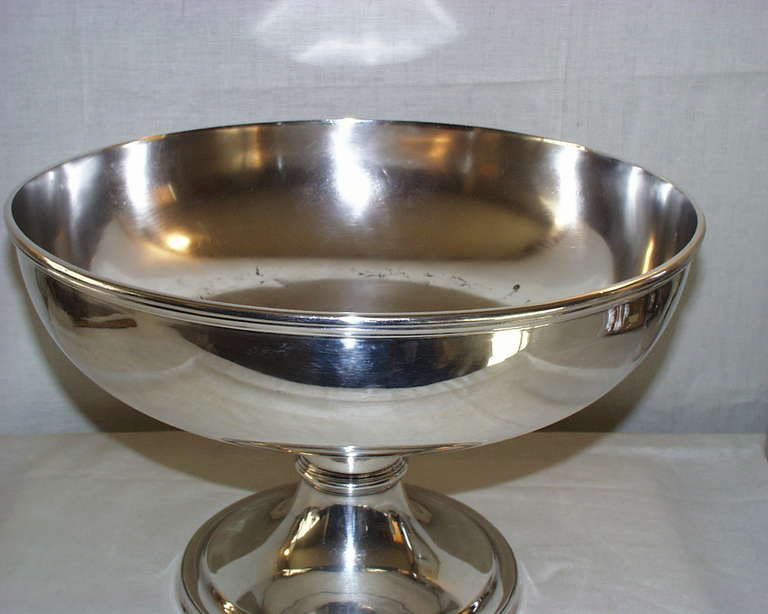 Monumental Sheffield Center/Serving Bowl on Stand In Good Condition In San Francisco, CA