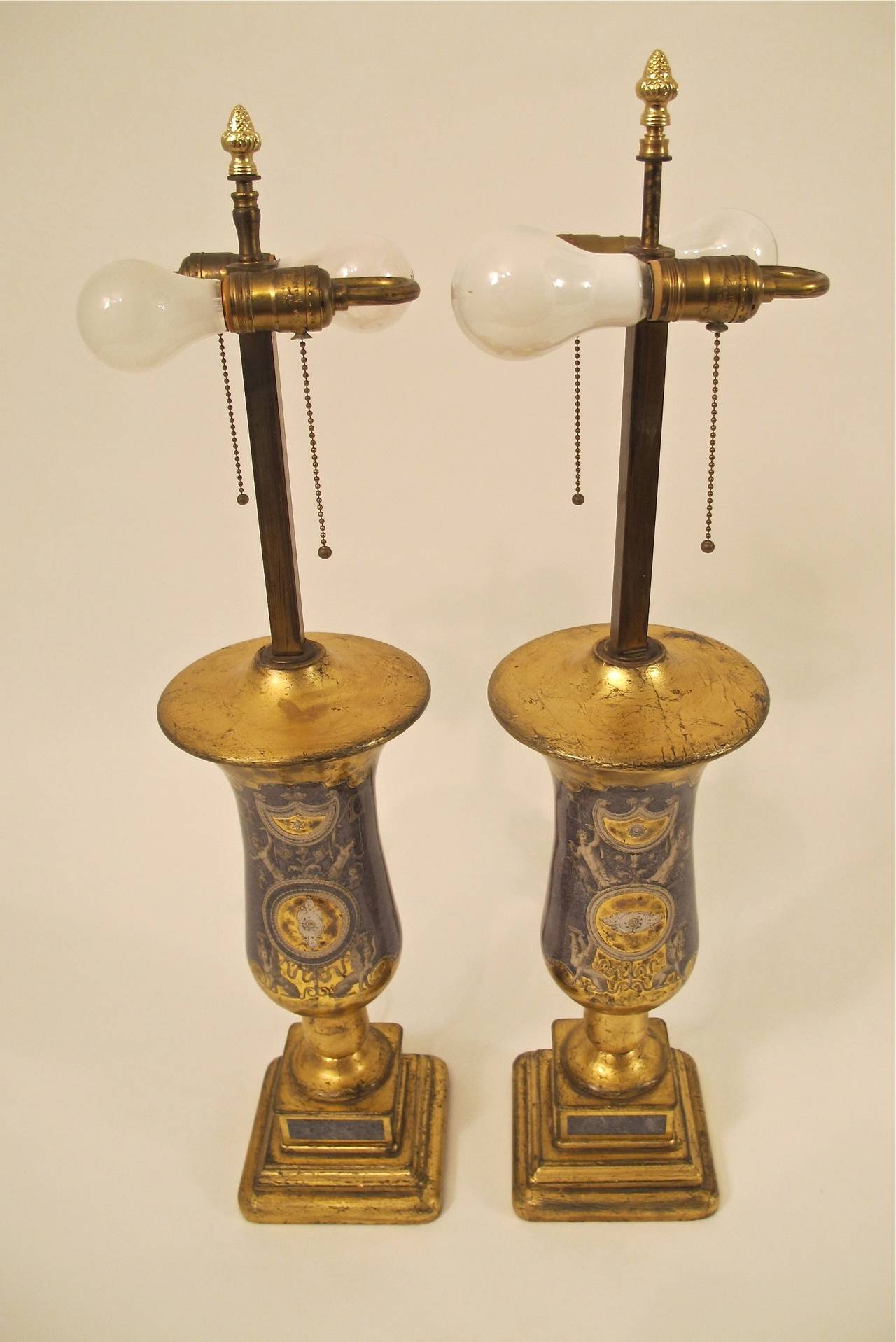 Glass Pair of Italian Églomisé Lamps For Sale