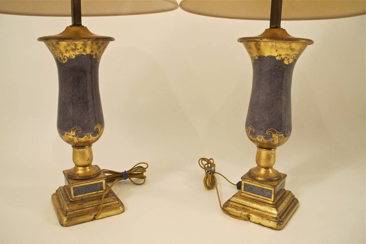 20th Century Pair of Italian Églomisé Lamps For Sale