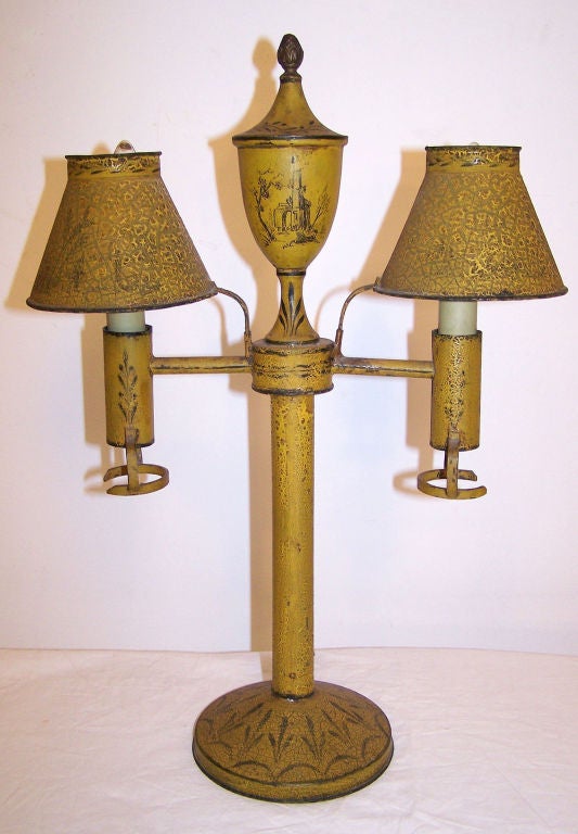 Yellow tole painted lamp with original first paint. Electrified in the 20th century. France early 19th century.