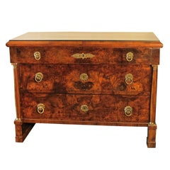 Commode en noyer de style Empire italien, 19e siècle, une paire