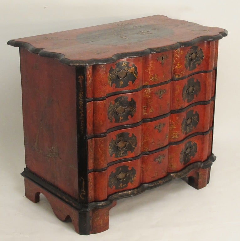 Gilt 18th Century Dutch Chinoiserie Chest of Drawers