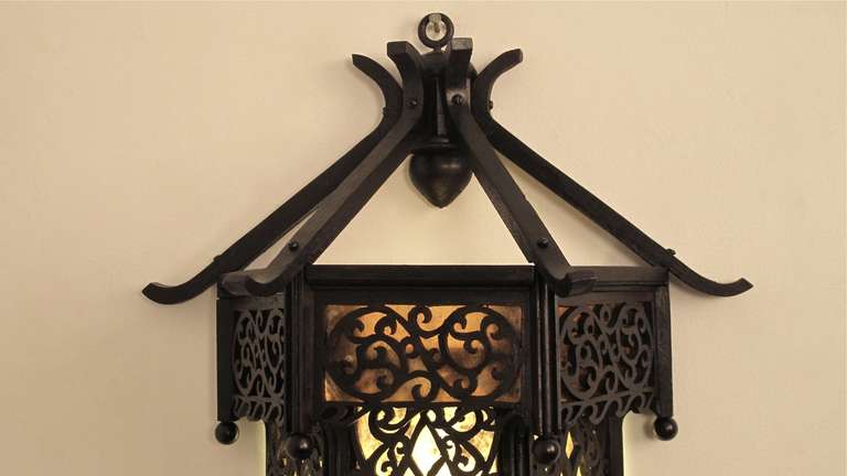 Farol de pared de madera Asian Style, principios del siglo XX circa 1915 en Bueno estado para la venta en San Francisco, CA