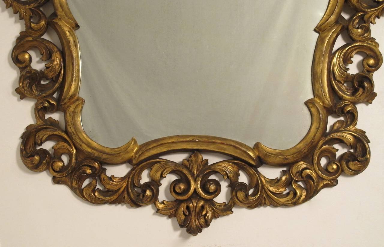 Italian Rococo Style Giltwood Mirror In Good Condition In San Francisco, CA