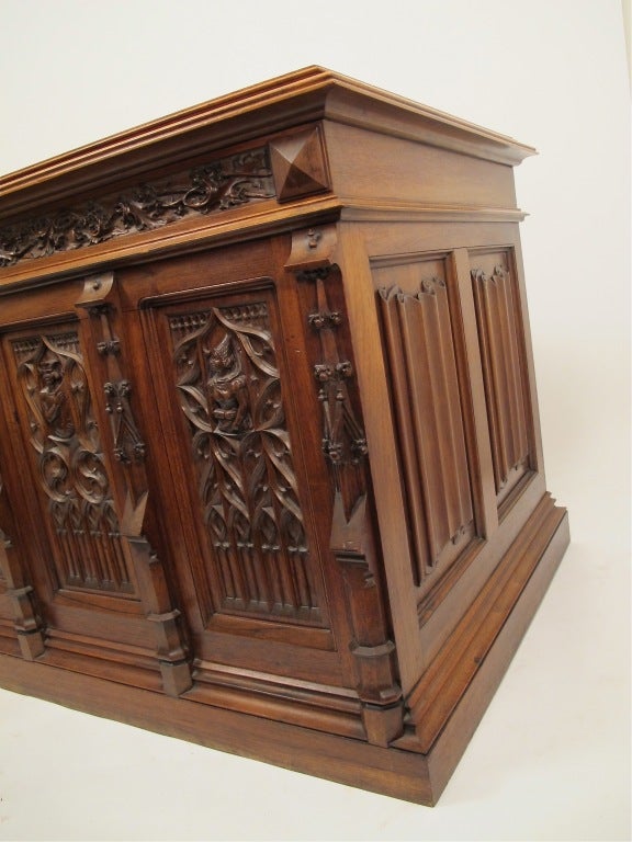 English Gothic Revival Desk In Excellent Condition In San Francisco, CA