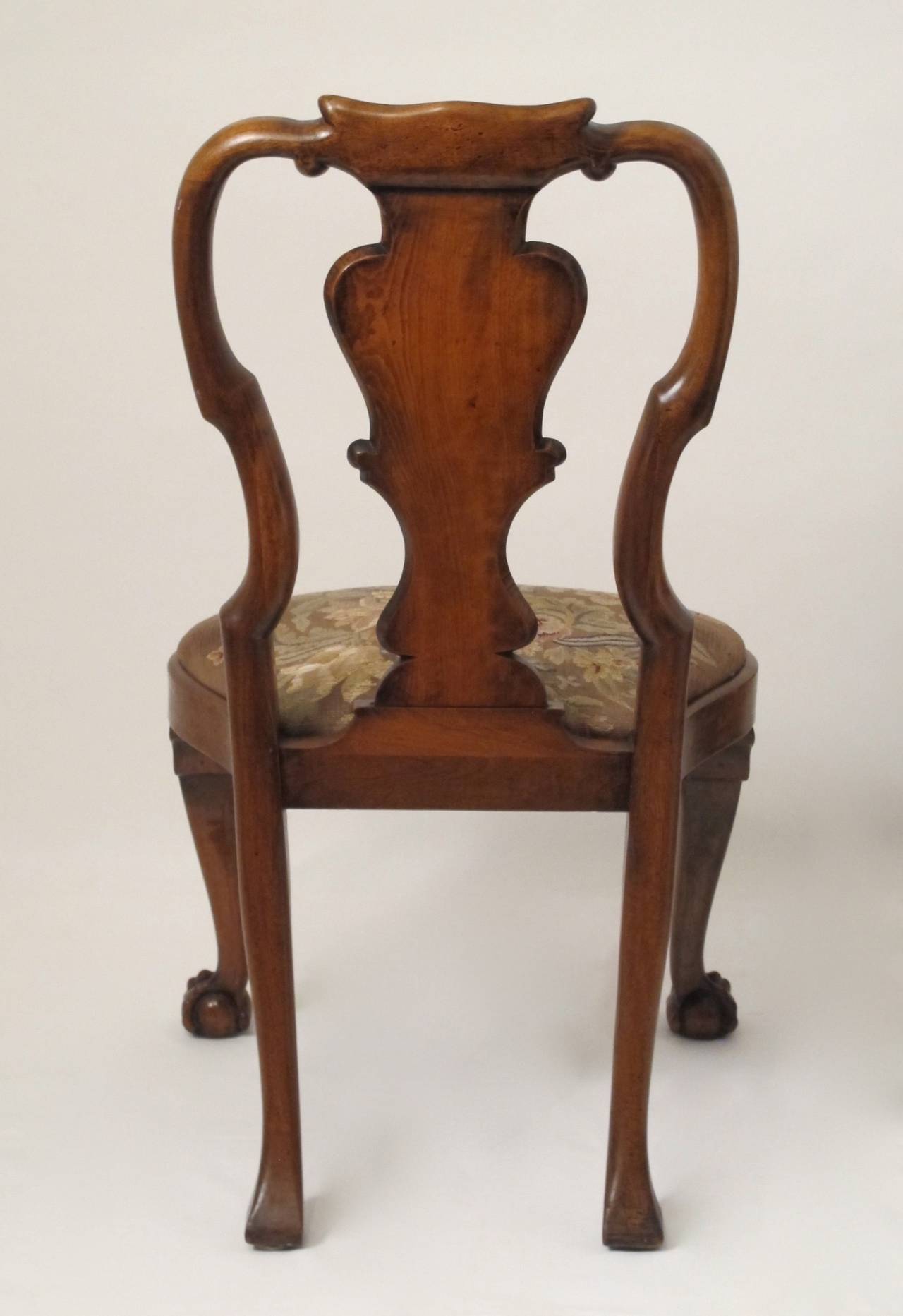 Queen Anne Style Walnut Side or Desk Chair In Excellent Condition In San Francisco, CA