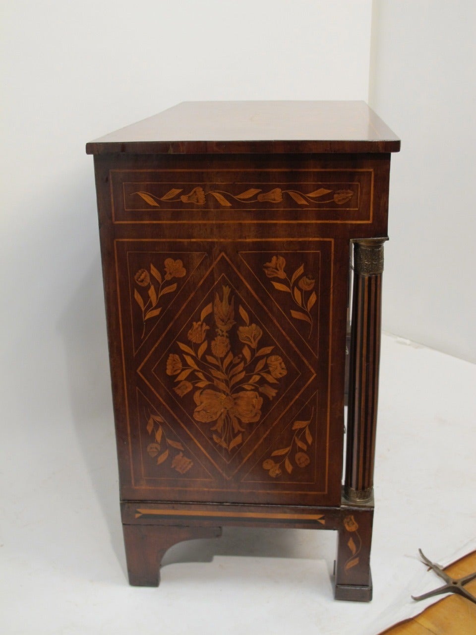 Walnut and Fruitwood Marquetry Chest of Drawers, 18th Century Dutch For Sale 1