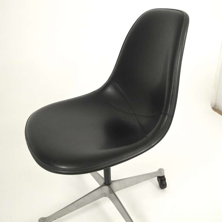 herman miller eames shell chair