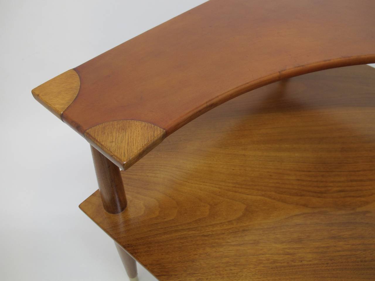 Henredon Mid Century Walnut and Leather Occasional Table In Excellent Condition In San Francisco, CA