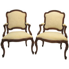 Pair of 18th Century Italian Rococo Walnut Fauteuils 12