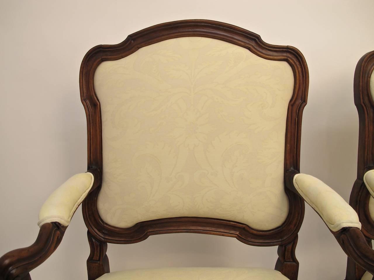 Pair of 18th Century Italian Rococo Walnut Fauteuils In Excellent Condition For Sale In San Francisco, CA