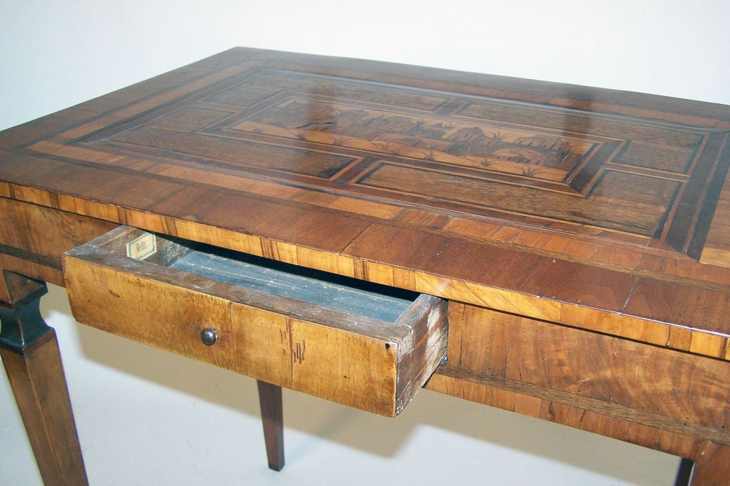 Italian Walnut and Mixed Fruitwood Marquetry Inlay Table, 18th Century For Sale 1