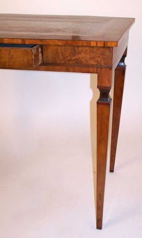 Italian Walnut and Mixed Fruitwood Marquetry Inlay Table, 18th Century For Sale 2