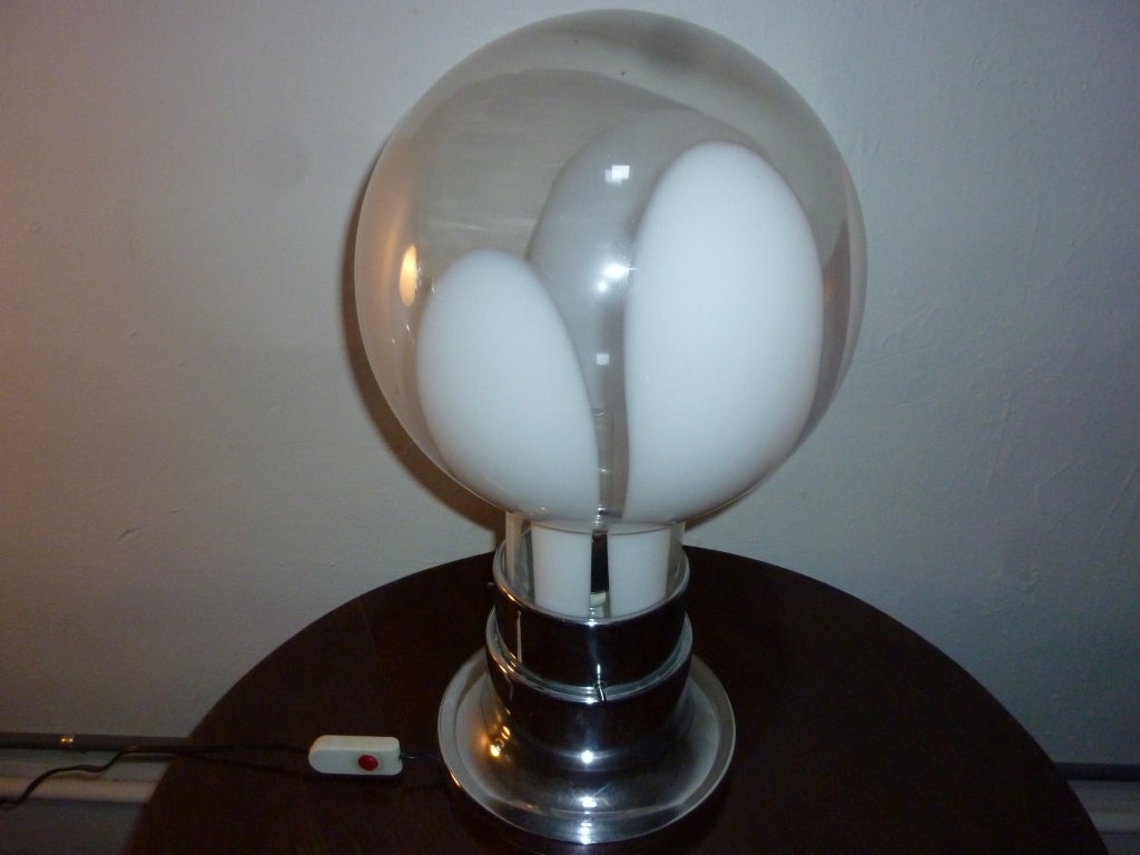 Mid-Century Modern Lampe de table italienne en vente