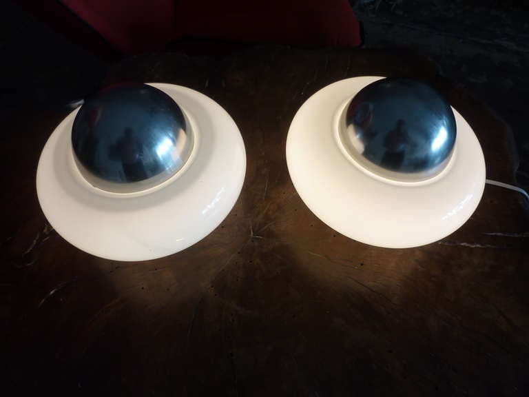 Mid-Century Modern Italian Pair of Table Lamps by Artemide For Sale