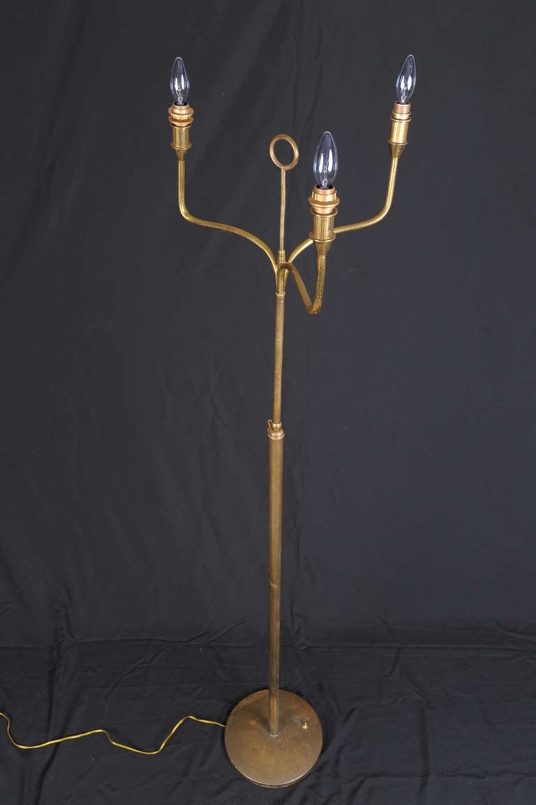 Italiano Lampada da terra in ottone Art Deco in vendita