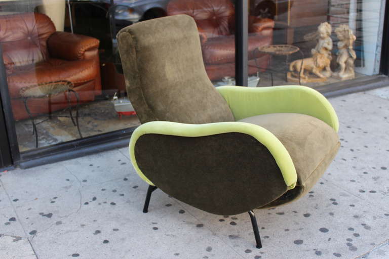 Italian Reclining Armchair Reupholstered in Mohair and Cotton Velvet In Excellent Condition In Los Angeles, CA