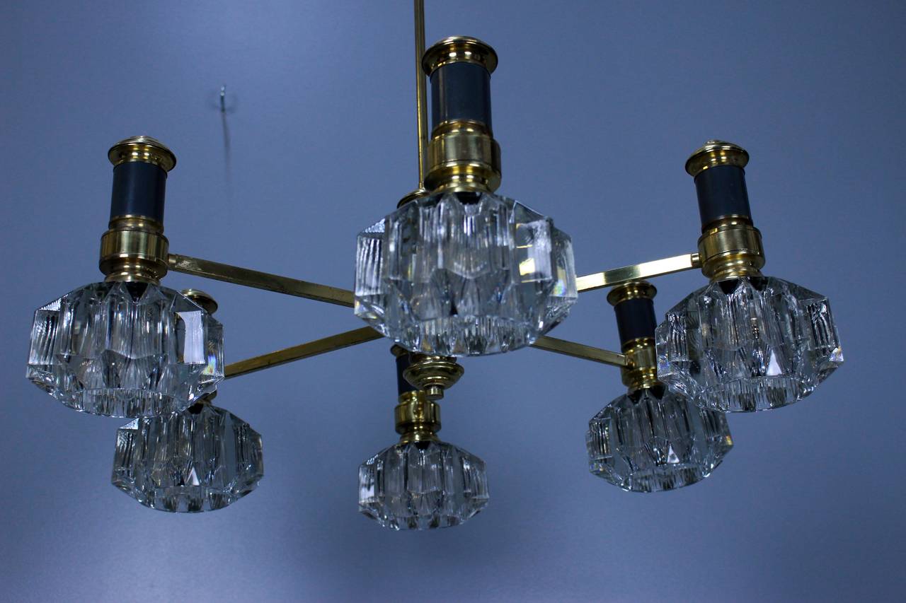 1950s Italian chandelier after Stilnovo. Murano crystal glass shade on the brass base.

Pls note: Item is located at Beverly Store
7274 Beverly Blvd 
Los Angeles, CA 90036
