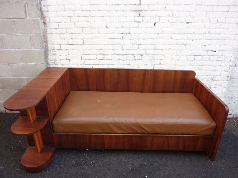 French Art Deco Day Bed In Good Condition In Los Angeles, CA