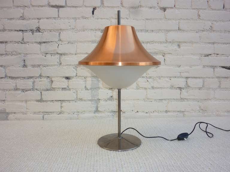 Mid-Century Modern Italian Table Lamp Attributed Stilnovo For Sale