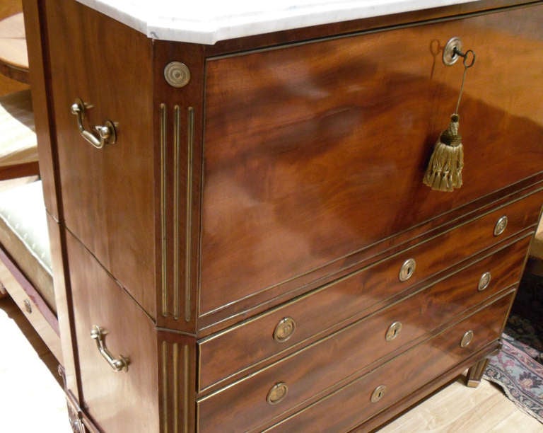 Swedish Gustavian Brass-Mounted Mahogany and Marble-Top Secretaire In Excellent Condition For Sale In Brooklyn, NY