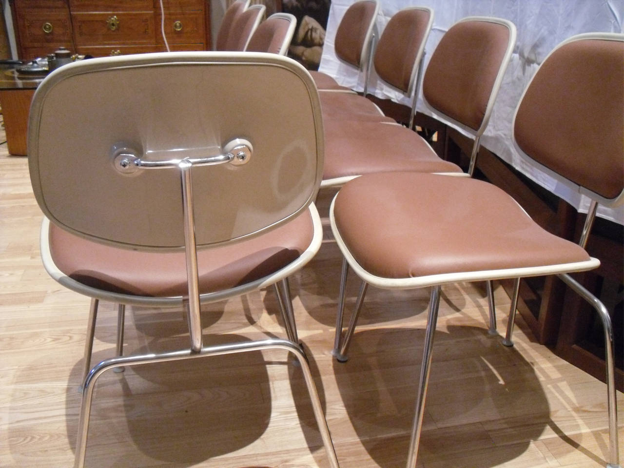 Modern Set of Eight Herman Miller DCM Eames Dining Chairs For Sale