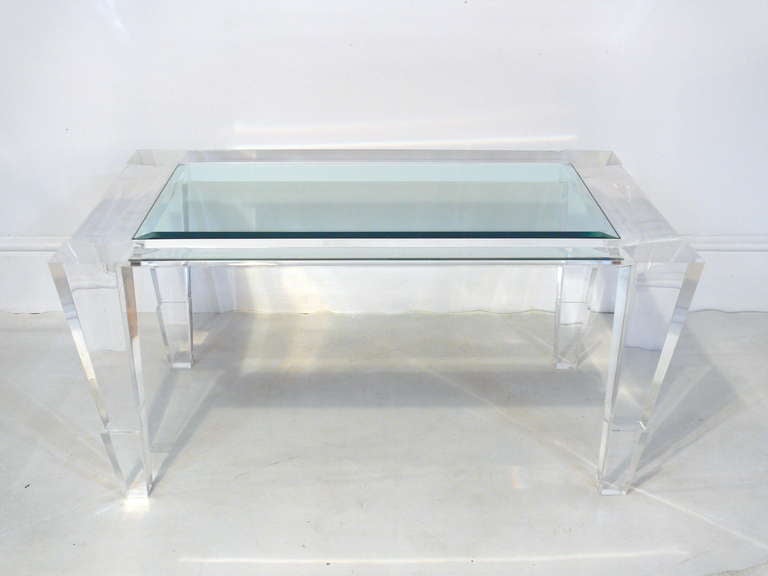 Lucite and Glass Prismatic Cocktail or Side Table In Excellent Condition In New York, NY