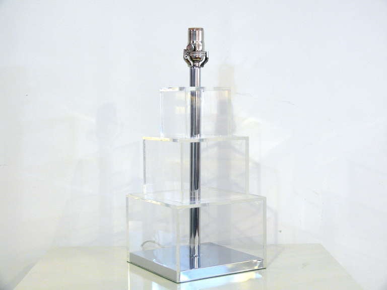 Stacked Lucite Table Lamp In Good Condition In New York, NY