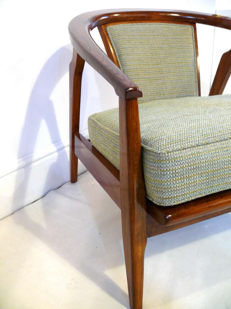 Pair of Sculptural Walnut Chairs In Excellent Condition In New York, NY